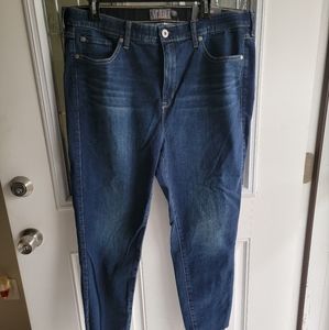 💥NEW! Sky High Skinny Jeans